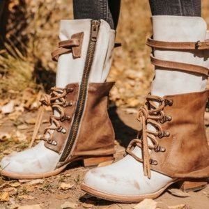 Freebird by Steven Ravi Boots 9 Beige multi  Rare